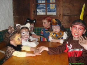 Kinder-Maskenball
