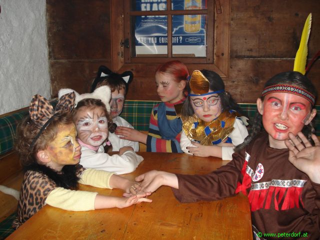 Kinder-Maskenball