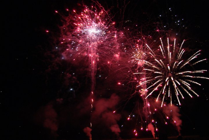 Mega-Feuerwerk in Peterdorf